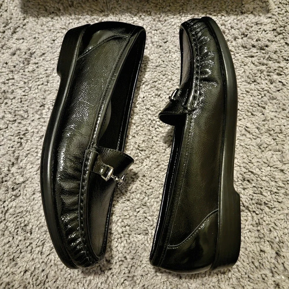 SAS Metro-P Loafers Size 8.5 M Black Patent Leather Slip On Preppy Classic Shoe